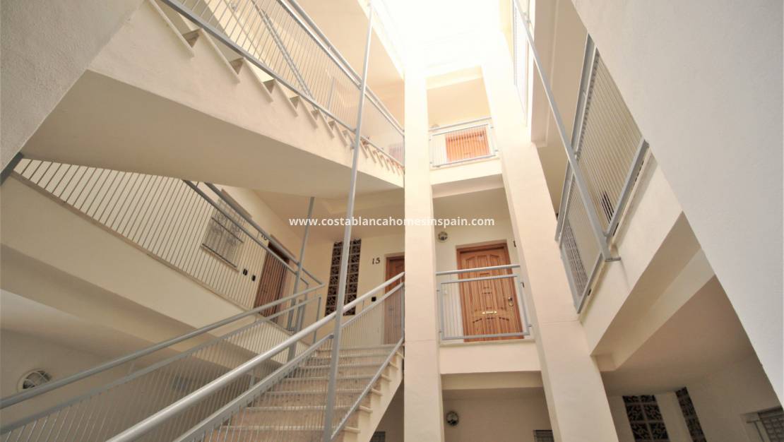 Resale - Apartment - PLAYA FLAMENCA - Orihuela Costa