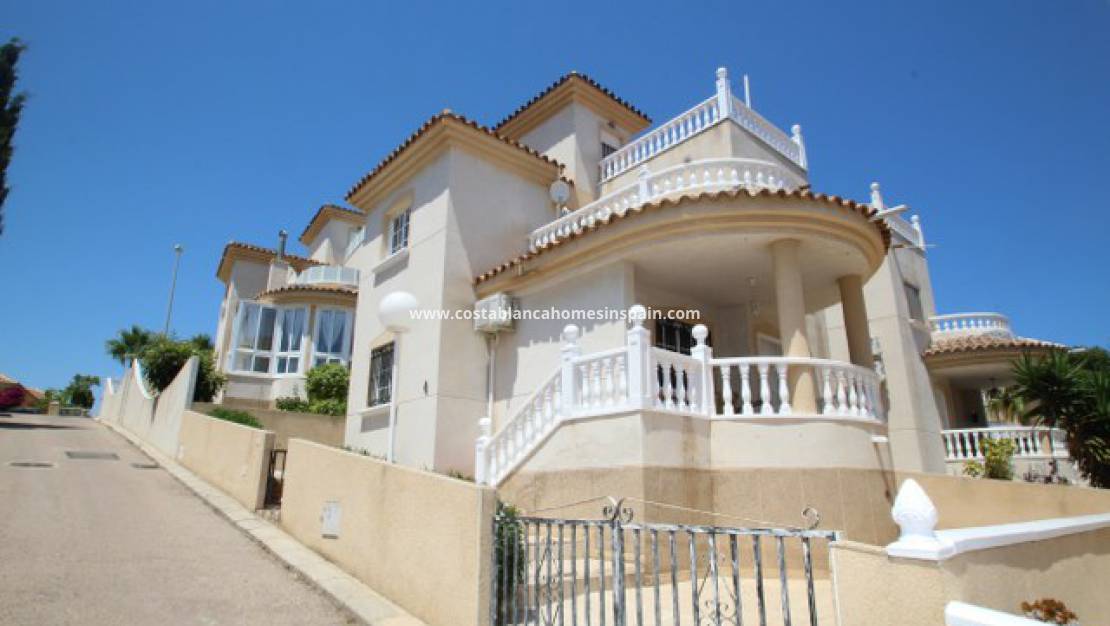 Resale - Villa - Monte Golf