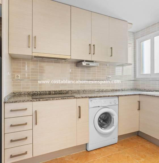 Apartment - Resale - Torrevieja - LE-67669