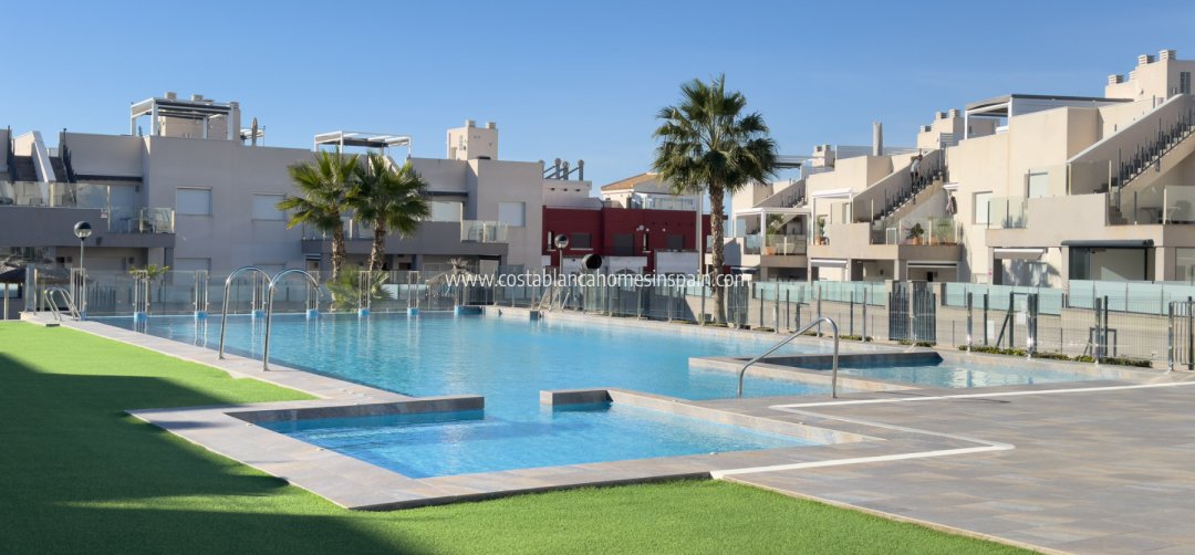 Bungalow - Sale - Torrevieja - Aguas Nuevas