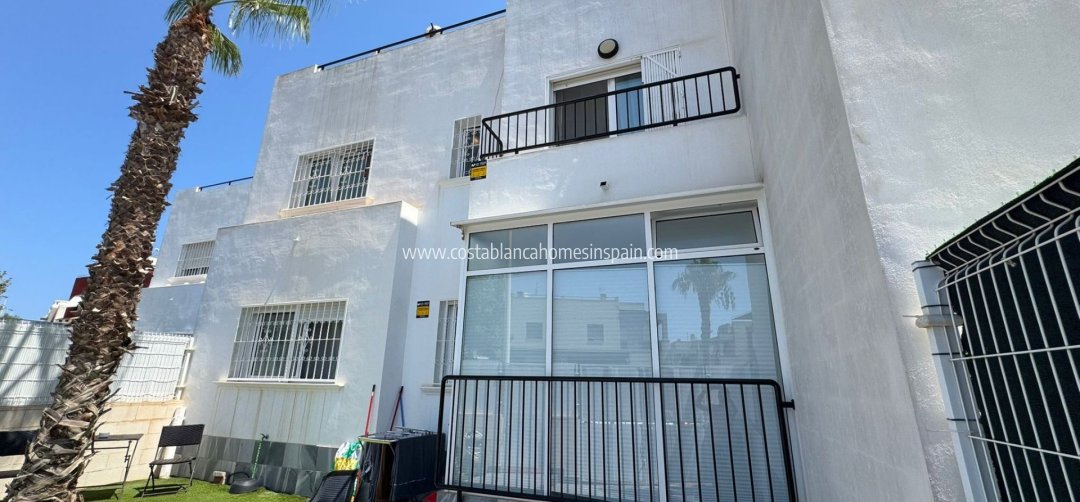 Bungalow - Sale - Torrevieja - Aguas Nuevas