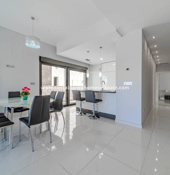 Detached Villa - Endursölu - Los Dolses - 1017DC