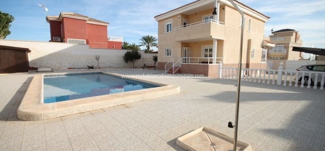 Detached Villa - Re-salg - Torrevieja - Aguas Nuevas