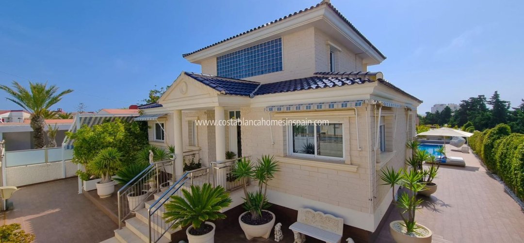 Detached Villa - Resale - Torrevieja - La Mata