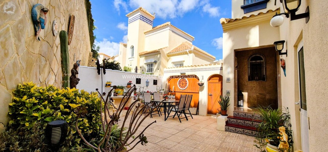 Detached Villa - Resale - Villamartin - Villamartin