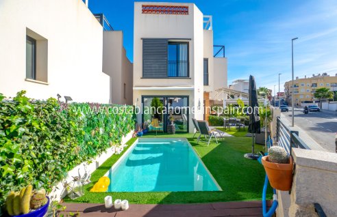 Detached Villa - Revente - Benijófar - LR-94005