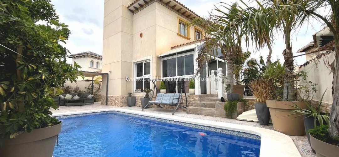 Detached Villa - Revente - Orihuela Costa - La Zenia