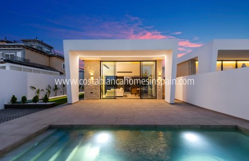 Detached Villa - Revente - Torrevieja - El chaparral
