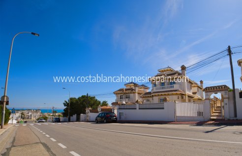 Detached Villa - Sale - Torrevieja - Torrevieja