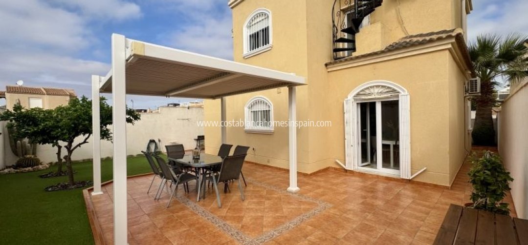 Detached Villa - Sale - Torrevieja - Torrevieja