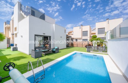 Detached Villa - Sale - Torrevieja - Torrevieja