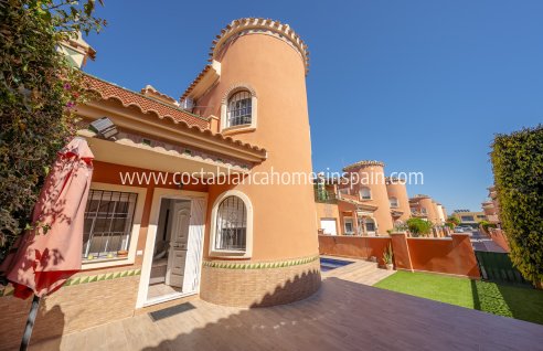 Detached Villa - Venta - Playa Flamenca - Sportcentre
