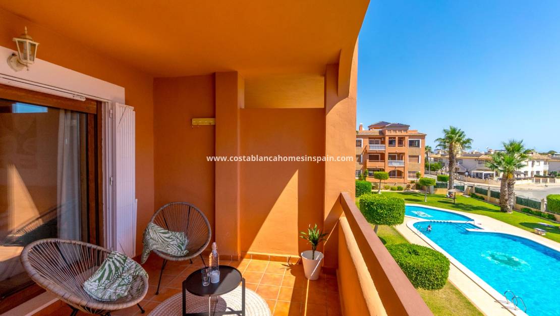 Endursölu - Apartment / flat - Orihuela Costa - Villamartín