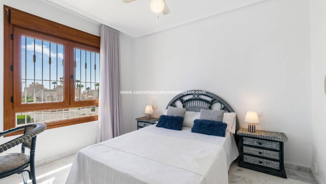 Endursölu - Apartment / flat - Orihuela Costa - Villamartín