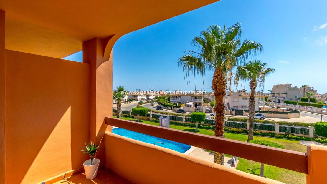 Endursölu - Apartment / flat - Orihuela Costa - Villamartín