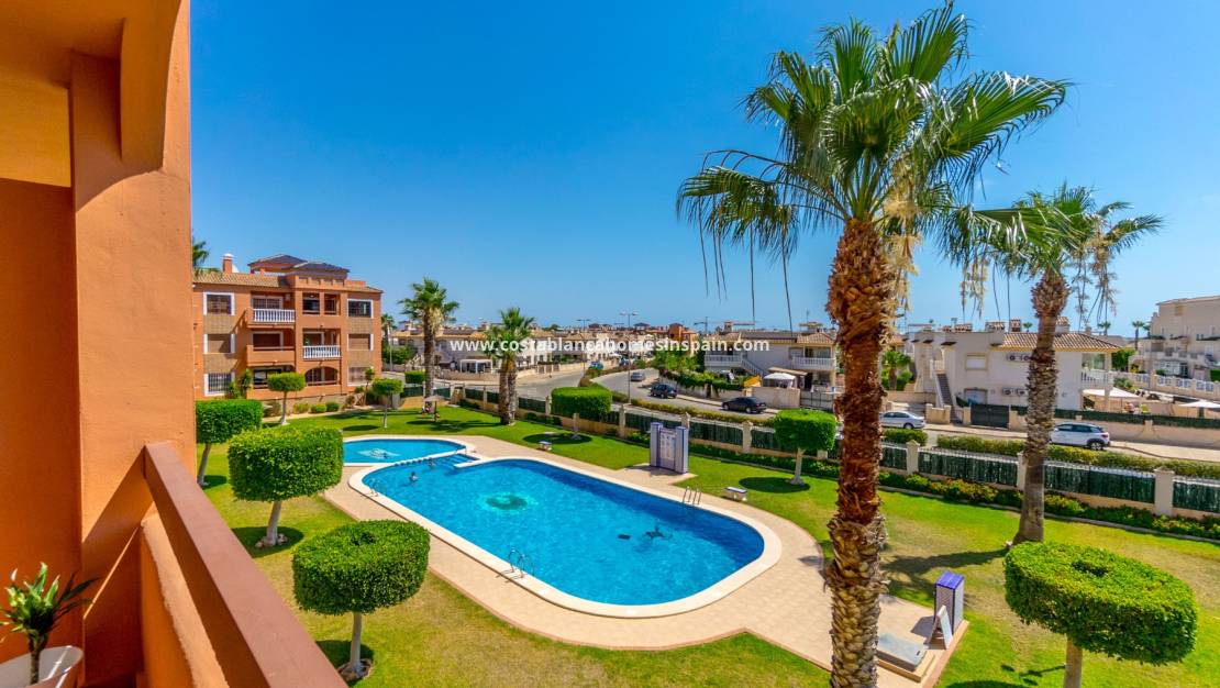 Endursölu - Apartment / flat - Orihuela Costa - Villamartín