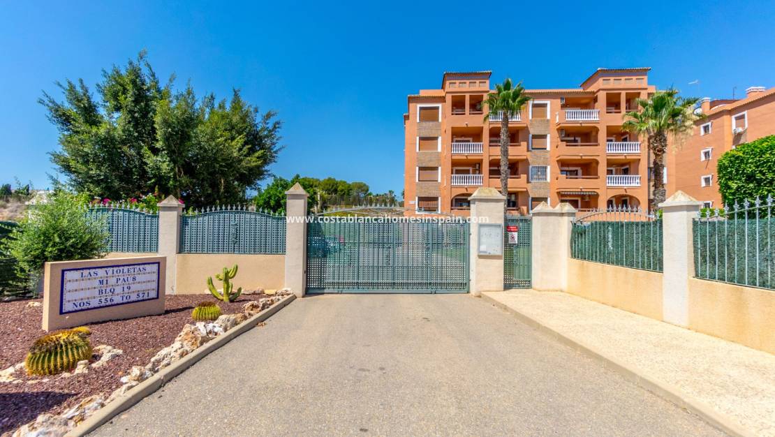 Endursölu - Apartment / flat - Orihuela Costa - Villamartín