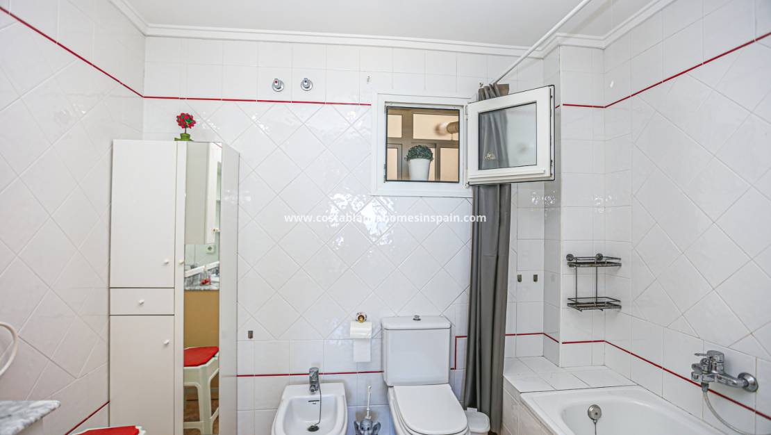 Endursölu - Apartment - La Mata