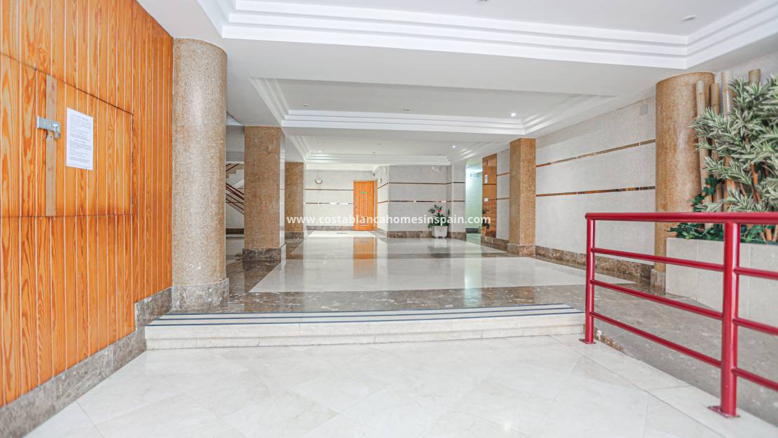 Endursölu - Apartment - La Mata