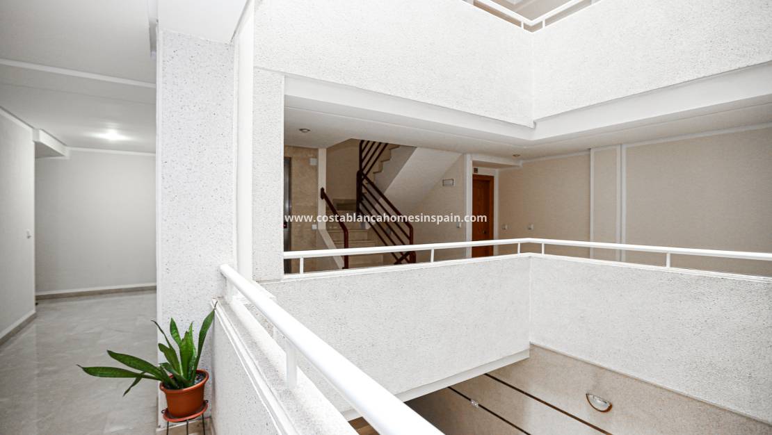 Endursölu - Apartment - La Mata