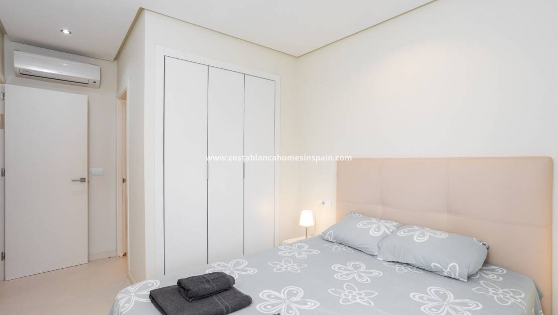 Endursölu - Apartment - Orihuela Costa - Punta Prima