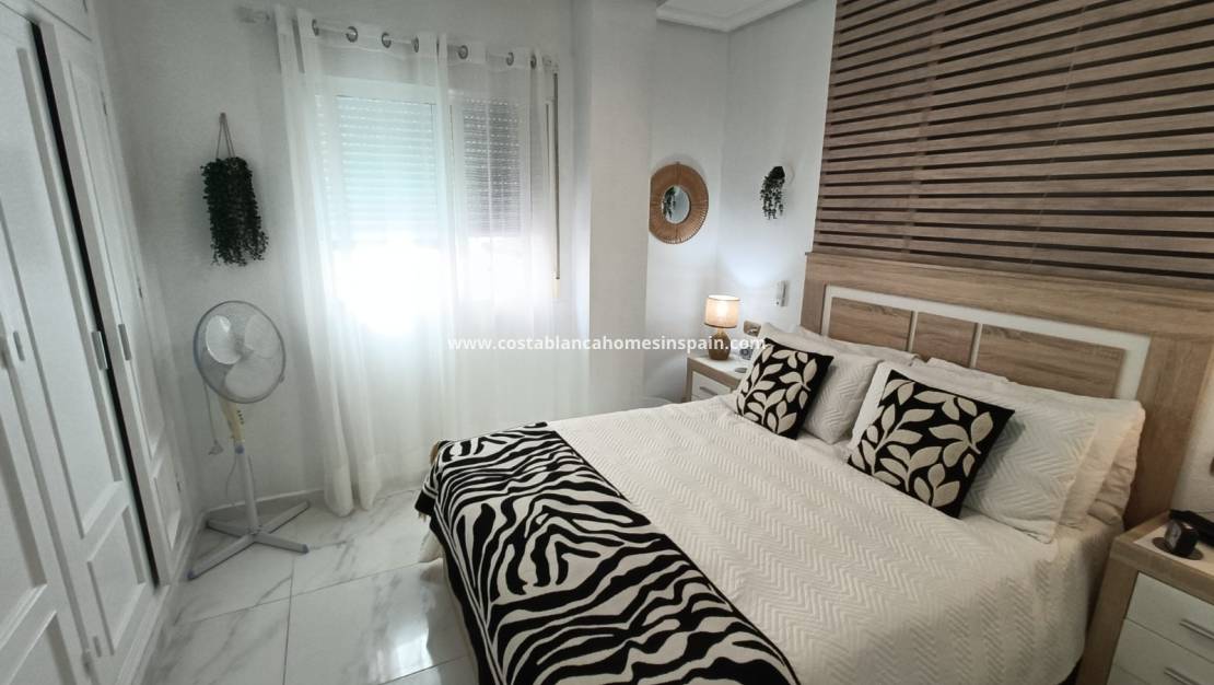 Endursölu - Apartment - Orihuela Costa - Villamartin