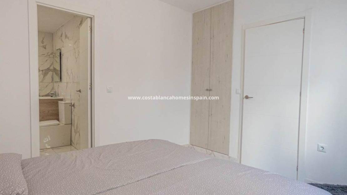 Endursölu - Apartment - Orihuela Costa - Villamartin