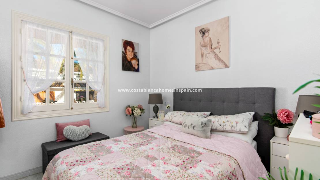 Endursölu - Apartment - Punta Prima