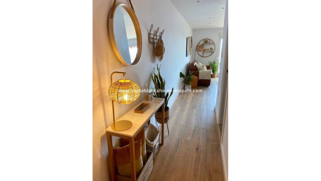 Endursölu - Apartment - Punta Prima