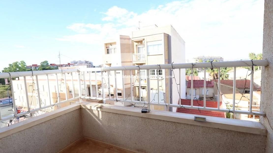 Endursölu - Apartment - Torrevieja - Acequion