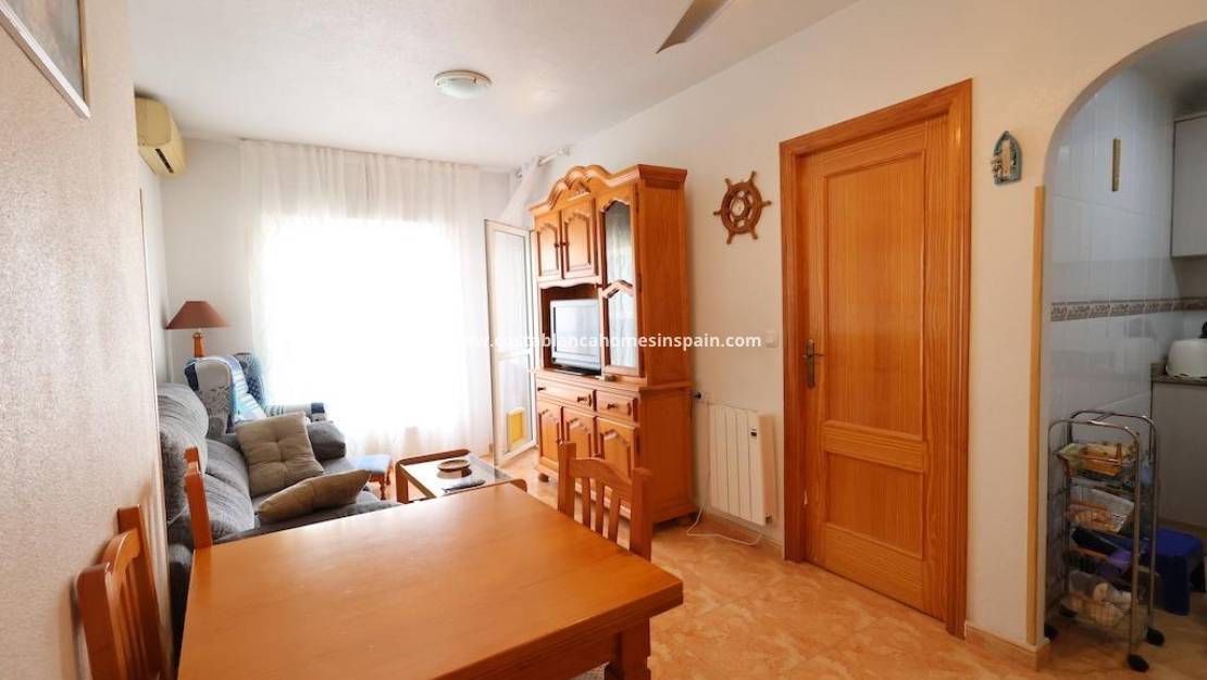 Endursölu - Apartment - Torrevieja - Acequion