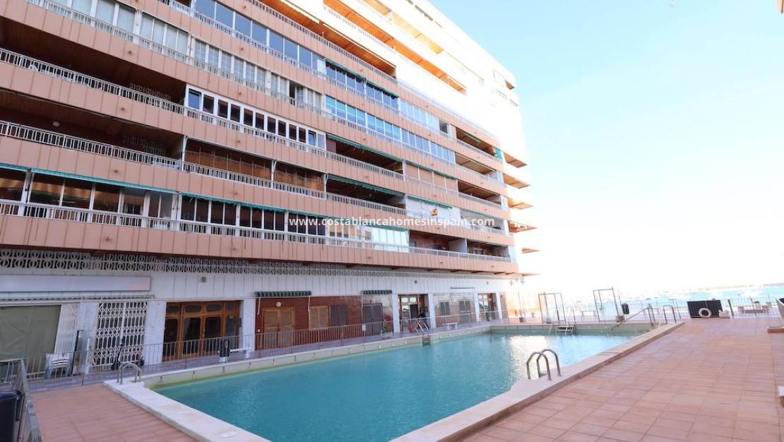 Endursölu - Apartment - Torrevieja - Acequion