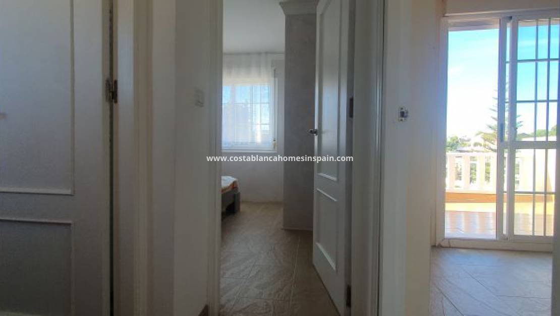 Endursölu - Apartment - Torrevieja - Los Balcones