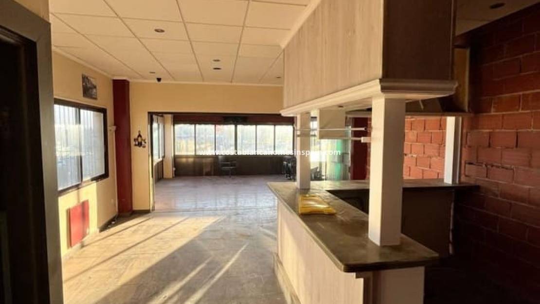 Endursölu - Commercial - Villamartin