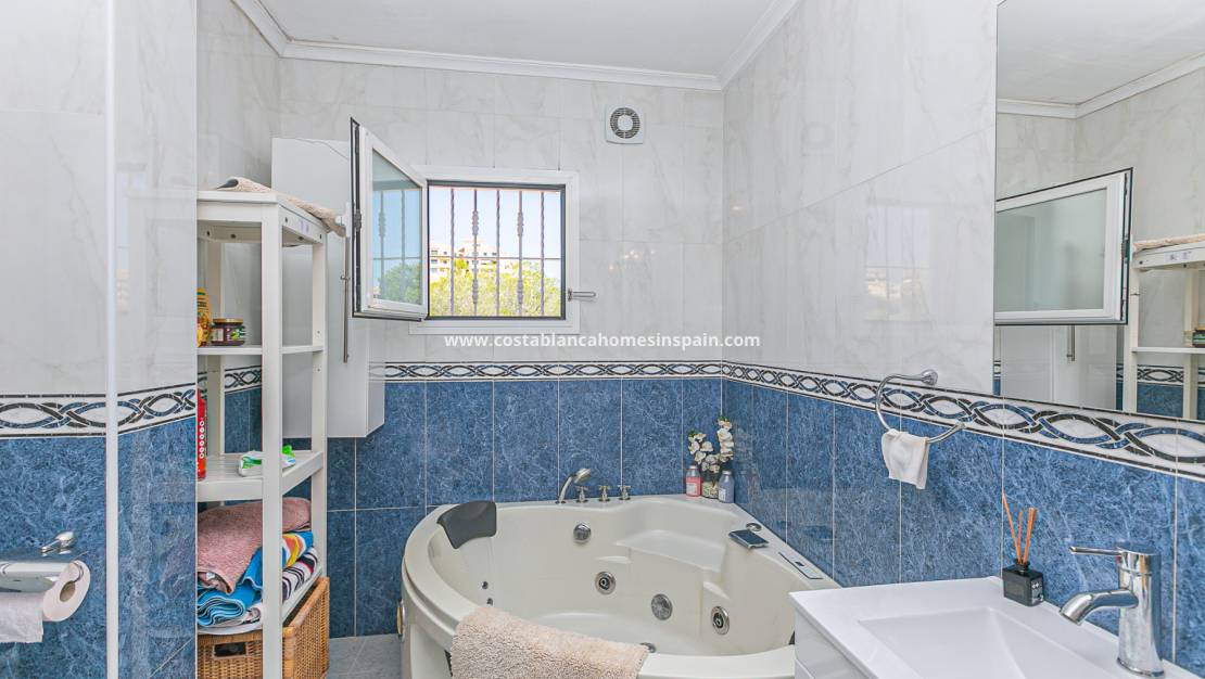 Endursölu - Detached Villa - Campoamor - Costa Blanca