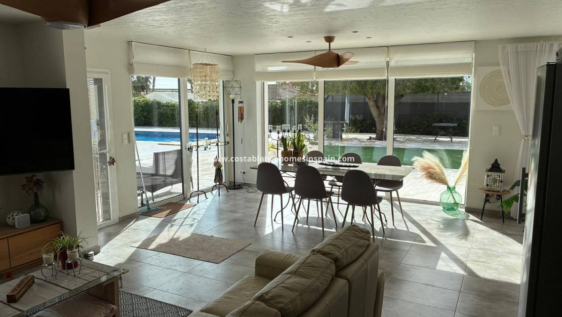 Endursölu - Detached Villa - Crevillente