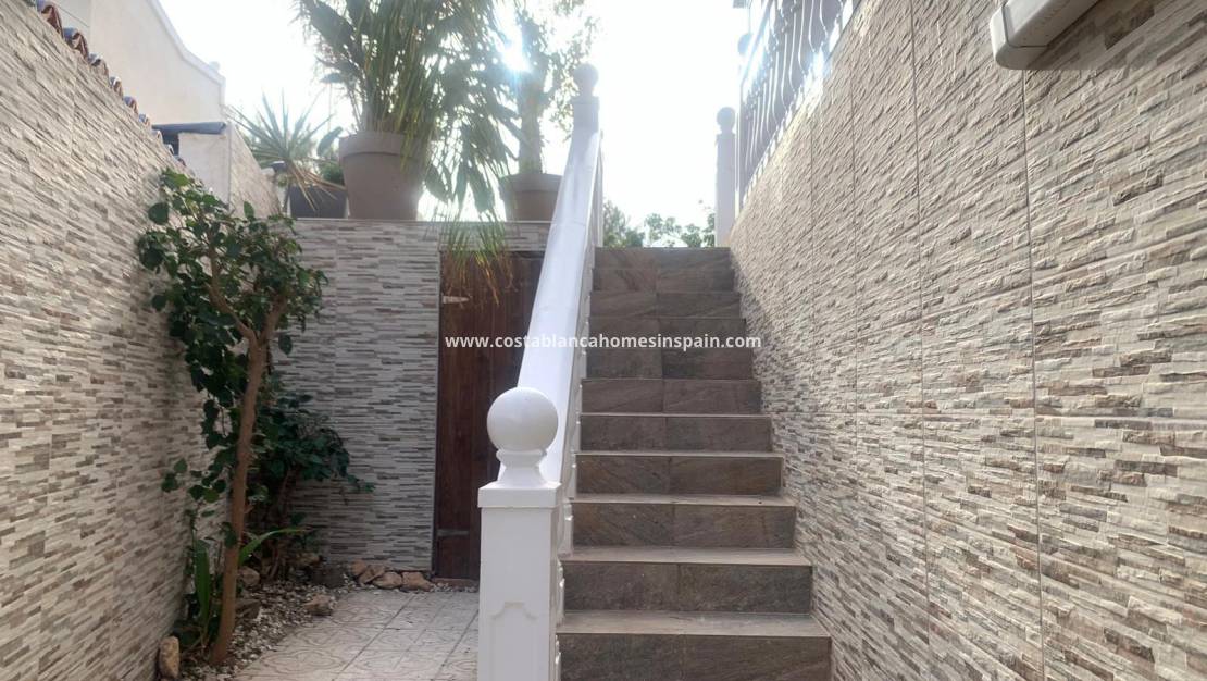 Endursölu - Detached Villa - Orihuela Costa - La Zenia