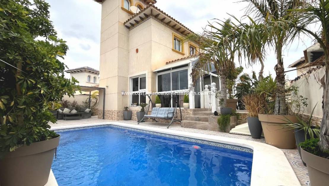 Endursölu - Detached Villa - Orihuela Costa - La Zenia