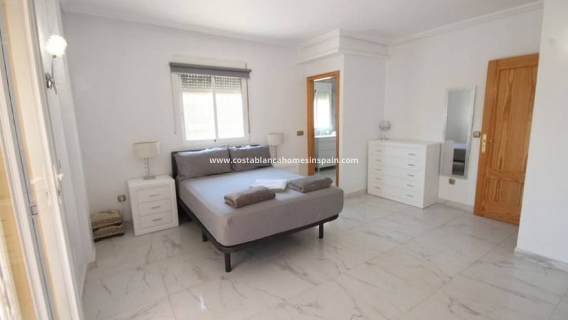 Endursölu - Detached Villa - Orihuela Costa - La Zenia