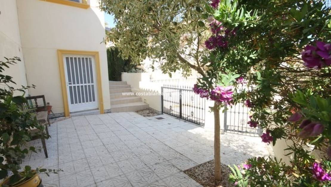 Endursölu - Detached Villa - Orihuela Costa - La Zenia