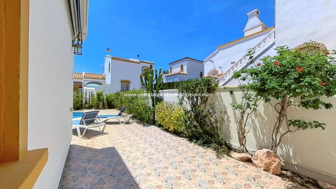 Endursölu - Detached Villa - Orihuela Costa - Los Dolses