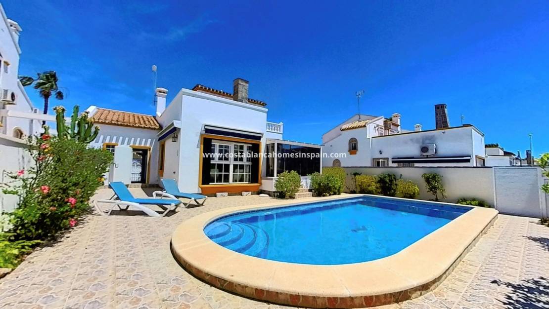 Endursölu - Detached Villa - Orihuela Costa - Los Dolses