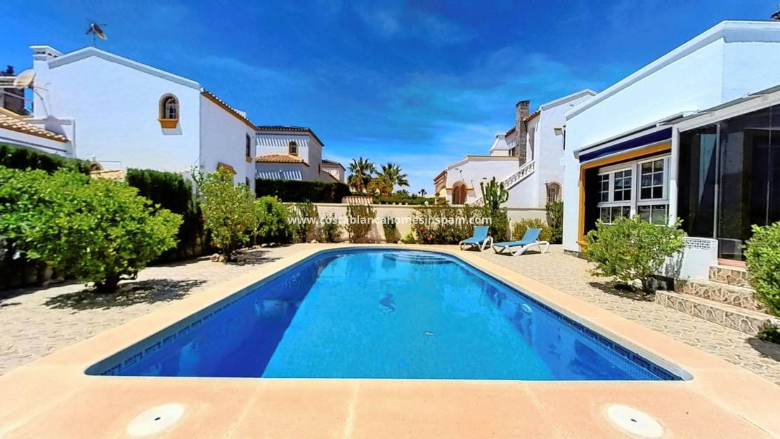 Endursölu - Detached Villa - Orihuela Costa - Los Dolses