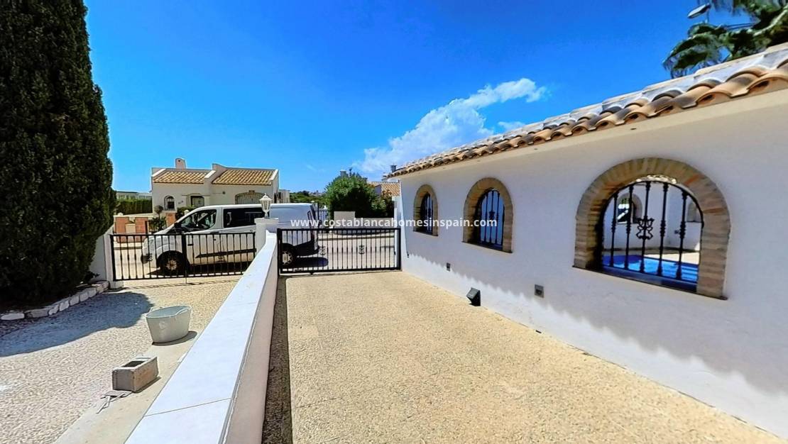 Endursölu - Detached Villa - Orihuela Costa - Los Dolses