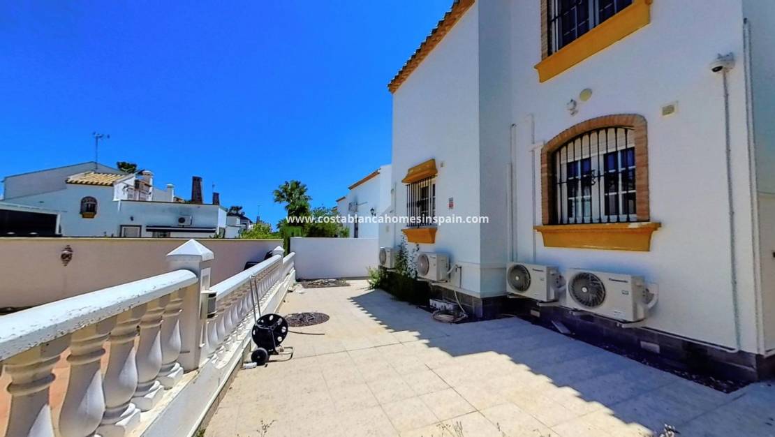 Endursölu - Detached Villa - Orihuela Costa - Los Dolses