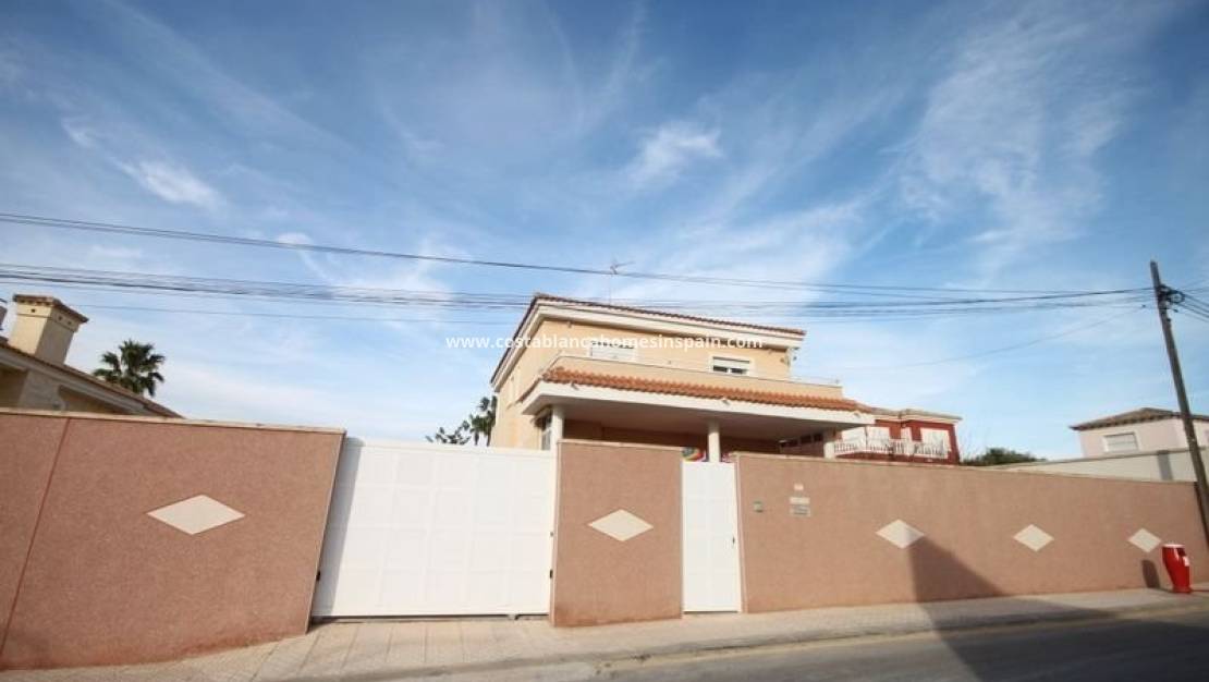 Endursölu - Detached Villa - Torrevieja - Aguas Nuevas