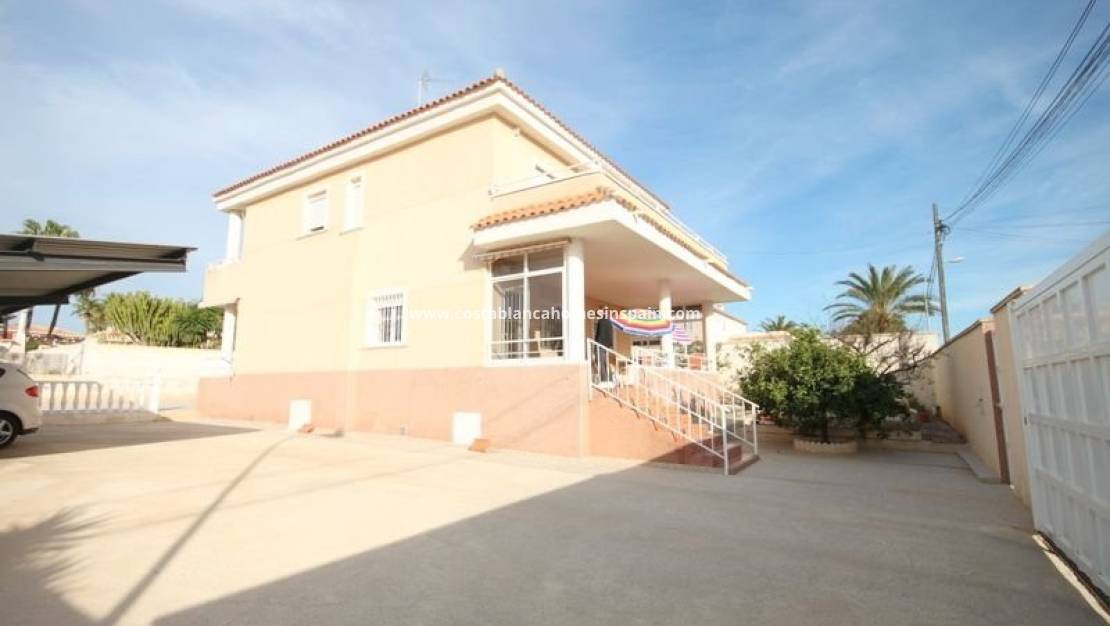 Endursölu - Detached Villa - Torrevieja - Aguas Nuevas