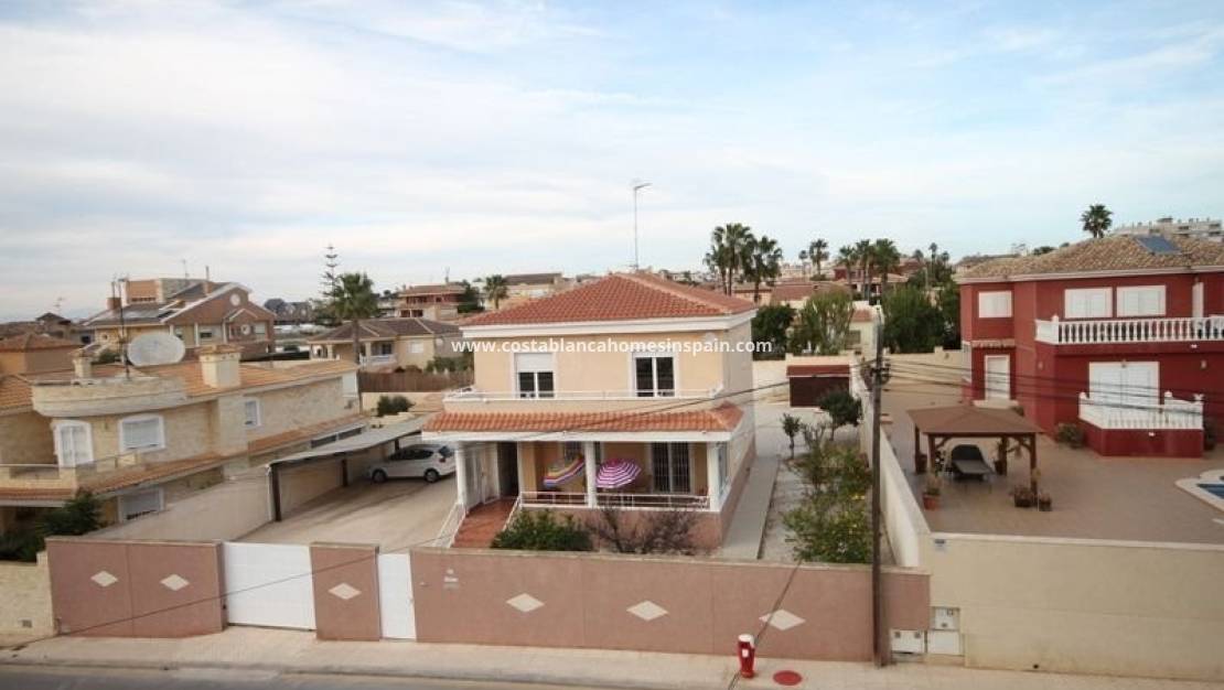 Endursölu - Detached Villa - Torrevieja - Aguas Nuevas