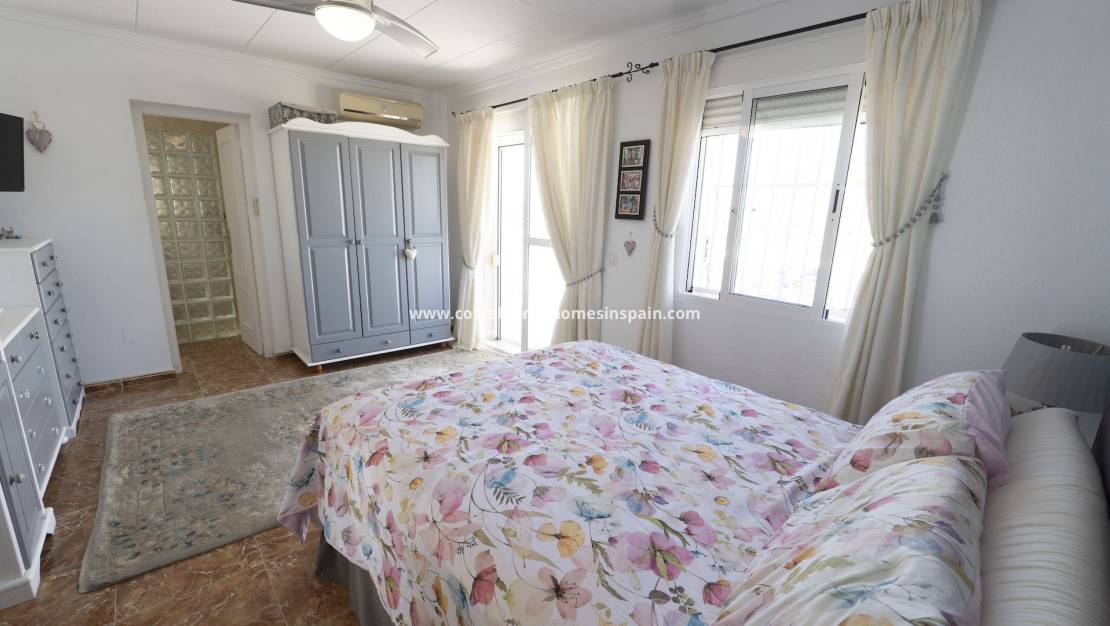Endursölu - Detached Villa - Torrevieja - San Luis