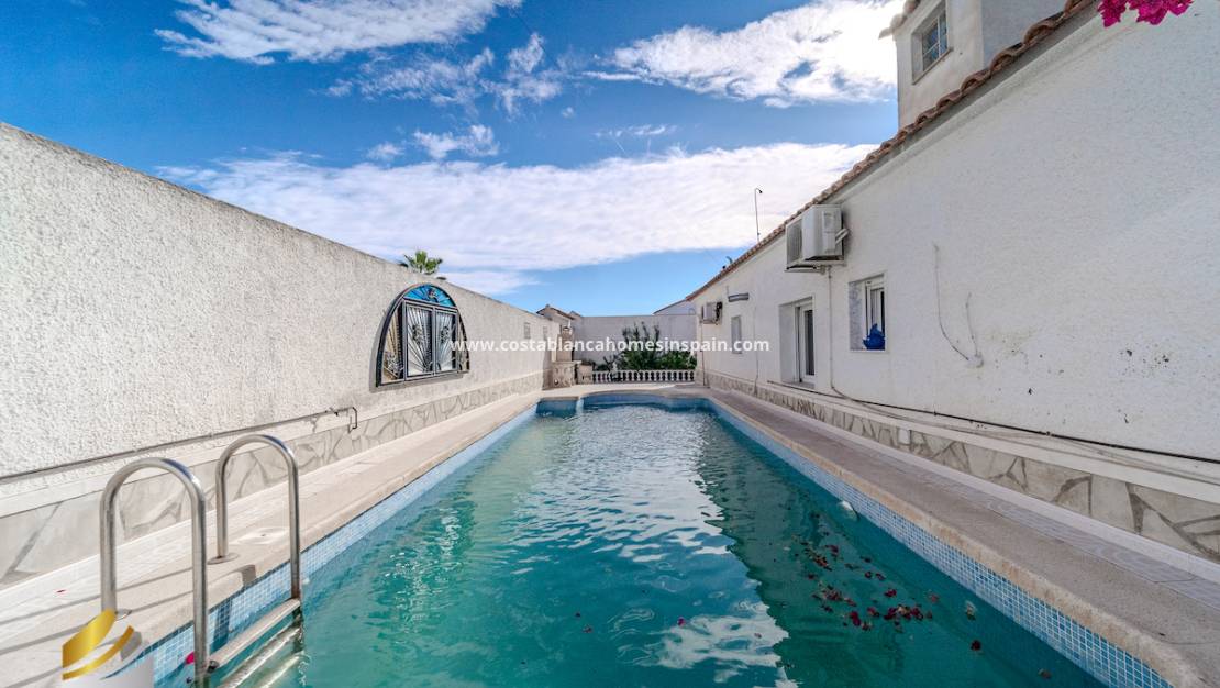 Endursölu - Detached Villa - Villamartin